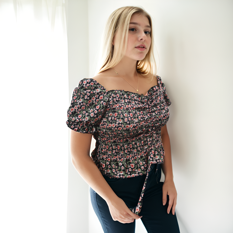 Blusa con estampado Floral Negro